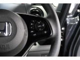 Hondaセンシングの機能のひとつ、アダプティブクルーズコントロール付!アクセルから足を離しても設定したスピードと前車との車間を保ち走行してくれます!車線維持もアシスト☆高速道路で疲労軽減ですね☆