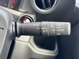 操作しやすい位置に配置されたウインカーレバー。スムーズな車線変更をサポートします。