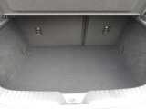 リアシートは6:4分割可倒式です。荷物の大きさに合わせてアレンジ可能です。