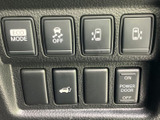 日々の運転を支えるスイッチ類を備えています。分かりやすい操作感で、快適なドライブをサポートします。