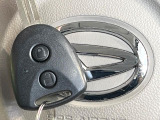 【キーレス】少し離れた場所からでもボタン一つでドアの開錠・施錠ができるのでとっても便利!ドアの鍵穴周りに傷をつけることもありません♪