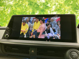 停車中にテレビや動画を楽しめる機能が搭載されています。休憩時間や待ち時間に、リラックスしたひとときを過ごせます。