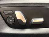 ●メモリー付きパワーシート:あなたに合わせたシートポジションが2つまで登録可能!フルパワーシートだから座席調整も楽々♪お好みのシートポジションで、ストレスないドライブをお楽しみください。
