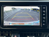 狭い場所での駐車も安心。後方の状況を的確に把握でき、安全な運転をサポートします。ガイドライン表示も便利です。
