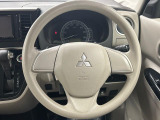 インテリアに合わせたデザインのステアリングは、運転される方のことも考え、運転しやすい形状、大きさです。是非一度、実際に触ってお確かめください。