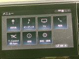 見やすい地図表示で、運転に集中できます。周辺情報も充実しており、スムーズな移動をサポート。運転がより楽しくなります。