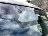 【衝突被害軽減ブレーキ】前方の車両や歩行者を検知し、ブザー音や表示によって警告!衝突の可能性が高まるとブレーキ踏力をアシストしてくれますが、あくまでもサポートですので運転手の判断・操作が大事です☆