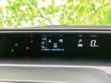 視認性の高いメーターで、運転に必要な情報を的確に把握できます。運転に集中できる、シンプルなデザインが魅力です。安全な運転をサポートします。