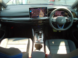 シンプルなデザインと一目でわかるスイッチの配置はPeoples Car=みんなの車という考えの現れです。各スイッチにはバックライトもついており、夜間でも安全に操作して頂けます。