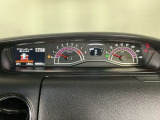 メーターの横に液晶カラーディスプレーを装備。航続可能距離等の情報やHonda SENSINGの注意・警告を表示します!