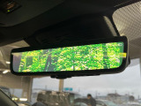 【デジタルインナーミラー】後席の大きな荷物や同乗者で後方が確認しづらい時でも安心!カメラが撮影した車両後方の映像をルームミラー内に表示。クリアな視界で状況の確認が可能です!