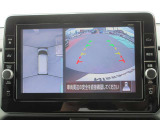 アラウンドモニター(全周囲カメラ)クルマを真上から見ているかのように周囲の状況を把握しながら安心して駐車が出来ます。左前方や後方の安全も瞬時にわかり縦列駐車も安心です。