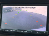 【バックカメラ】駐車時に後方がリアルタイム映像で確認できます。大型商業施設や立体駐車場での駐車時や、夜間のバック時に大活躍!運転スキルに関わらず、今や必須となった装備のひとつです!