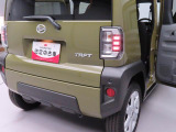 当店は、ダイハツディーラーである愛知ダイハツ直営の中古車販売店です。このお車のように試乗車やサービスカー等で使用していた程度の良いお車を多数そろえました。是非、一度見に来て下さい。