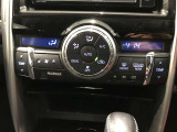 オートエアコンです。温度設定ができます。冷え性の方が乗っても安心ですね♪