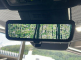 【デジタルインナーミラー】後席の大きな荷物や同乗者で後方が確認しづらい時でも安心!カメラが撮影した車両後方の映像をルームミラー内に表示。クリアな視界で状況の確認が可能です!