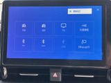 多様なメディアに対応し、車内を最高の音空間に変えます。お好みの音楽で、快適なドライブをお楽しみください。