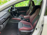 運転しやすいように設計されたシート。ドライバーの疲労を軽減し、集中力を高めます。快適なドライブをサポートします。