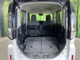 普段のお買い物や通勤、送迎等に十分な荷室スペースを確保しております。セカンドシートを倒すと、大きな荷物の積載も可能です♪