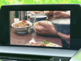 停車中にTVを楽しむことが可能です。長距離移動の休憩時間や、待ち時間も快適に過ごせます。家族や友人と一緒に、楽しい時間をお過ごしください。