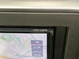 後方の視界を広げ、安全なバック駐車をサポートします。狭い場所での運転も、より安心して行えるでしょう。