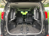【パワーバックドア】スマートキーや運転席のボタンを押すだけでリアゲートが自動で開閉します!荷物を持っている時や、高い位置にあるバックドアを閉める際に便利な機能です♪