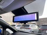 リアのカメラの画像を表示する『スマートルームミラー』で荷物いっぱいでも後部が見えます。