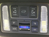【パワーバックドア】スマートキーや運転席のボタンを押すだけでリアゲートが自動で開閉します!荷物を持っている時や、高い位置にあるバックドアを閉める際に便利な機能です♪