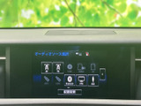 お好みの音楽を存分に。多様なソースに対応し、高音質で音楽をお楽しみいただけます。長距離ドライブも快適に過ごせるでしょう。