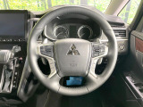 【純正革巻きステアリング】上質な革を使用することで、手にしっかり馴染みとても運転しやすいハンドルです♪