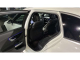 メルセデス・ベンツはドイツ本国シュツットガルト近郊でのメルセデス自車が関わった重大事故を、40年以上に亘って調査しています。エアバッグやシートベルトテンショナーは、この調査の結果生み出されました。