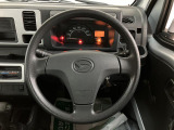 国道1号線沿い(京都方面)にございます。公共交通機関ですと京阪電車「枚方市」(京橋から特急で1駅)よりバス「国道池ノ宮」徒歩約5分です。