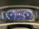 デジタル液晶メーター&rdquo;Digital Cockpit Pro&rdquo;です。画面の切り替えは、ハンドルのボタンで簡単に操作ができます。