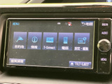 様々な情報を表示するモニターは、運転をサポートする頼もしい相棒。操作も簡単で、すぐに使いこなせます。