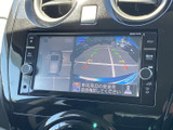後方確認をサポートするモニター。狭い道や駐車時も安心して操作できます。安全な運転をサポートする頼もしい機能です。