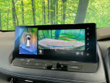 【アラウンドビューモニター】専用のカメラにより、上から見下ろしたような視点で360度クルマの周囲を確認することができます☆死角部分も確認しやすく、狭い場所での切り返しや駐車もスムーズに行えます。