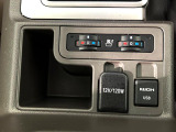 【シートヒーター&ベンチレーション】夏場は涼しい風でお尻や背中の熱やムレを防ぎ、冬はエアコンよりも早く温まってポカポカに!季節を問わず快適に過ごせます。