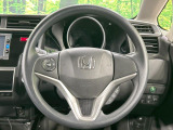 インテリアに合わせたデザインのステアリングは、運転される方のことも考え、運転しやすい形状、大きさです。是非一度、実際に触ってお確かめください。
