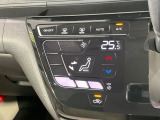 【オートエアコン】一度お好みの温度に設定すれば、車内の温度を検知し風量や温度を自動で調整。暑い&hellip;寒い&hellip;と何度もスイッチ操作をする必要はありません。快適な車内空間には必須の機能ですね♪