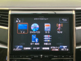様々なメディアに対応し、車内を最高のサウンド空間に変えます。お好みの音楽を楽しみながら、快適なドライブを。