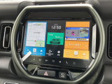 高精細なディスプレイが、運転に必要な情報を分かりやすく表示。快適なドライブをサポートします。多彩な機能で、エンターテインメント性も高めました。