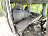 運転席シート廻りは使用感も少なく、良好な状態となっています。丁寧に使われていたことがよくわかりますね。