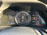 運転に必要な情報をひと目で確認できます。スタイリッシュなデザインで、運転席をより魅力的に演出します。