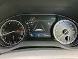 視認性の高いメーターパネルは、運転に必要な情報を的確にドライバーへ伝えます。落ち着いたデザインも魅力です。