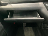 薄型のティッシュBOXなどが収納出来ます。小物入れとしても使えるので便利です。