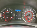 視認性の高いメーター類は、運転に必要な情報を的確に伝えます。運転状況を一目で把握できます。