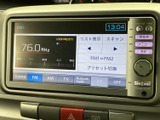 お好みの音楽をクリアに再生。ラジオやCD、Bluetooth接続など、多彩なソースに対応しています。ドライブ中のエンターテイメントを充実させます。