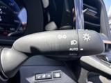 操作しやすいウインカーレバーは、安全な車線変更をサポート。オート機能も搭載されており、快適な運転をサポートします。