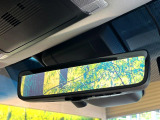 【デジタルインナーミラー】後席の大きな荷物や同乗者で後方が確認しづらい時でも安心!カメラが撮影した車両後方の映像をルームミラー内に表示。クリアな視界で状況の確認が可能です!