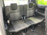 3列目シートも広々としており、大人でも快適に過ごせます。多人数乗車時でも窮屈さを感じさせません。使い勝手抜群です。